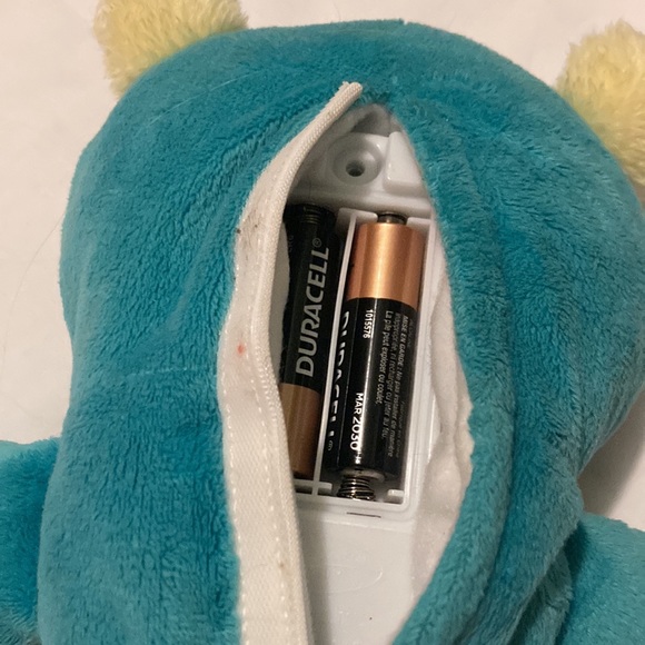 Playskool - Glo Worm - SmartSense Cry Sensor Voice Recordable Soft Stuffed Sooth - Picture 4 of 10